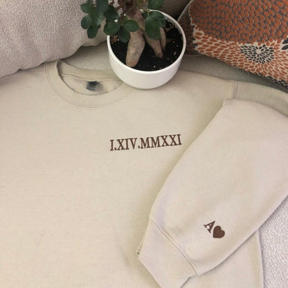 💖Custom Embroidered Roman Numeral Date Couple's Sweatshirt